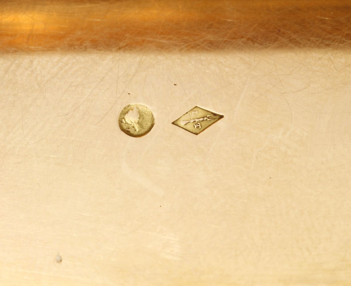 An early 19th century French First Empire gold snuff box,maker's mark 'LT', in a lozenge, between - Image 4 of 4