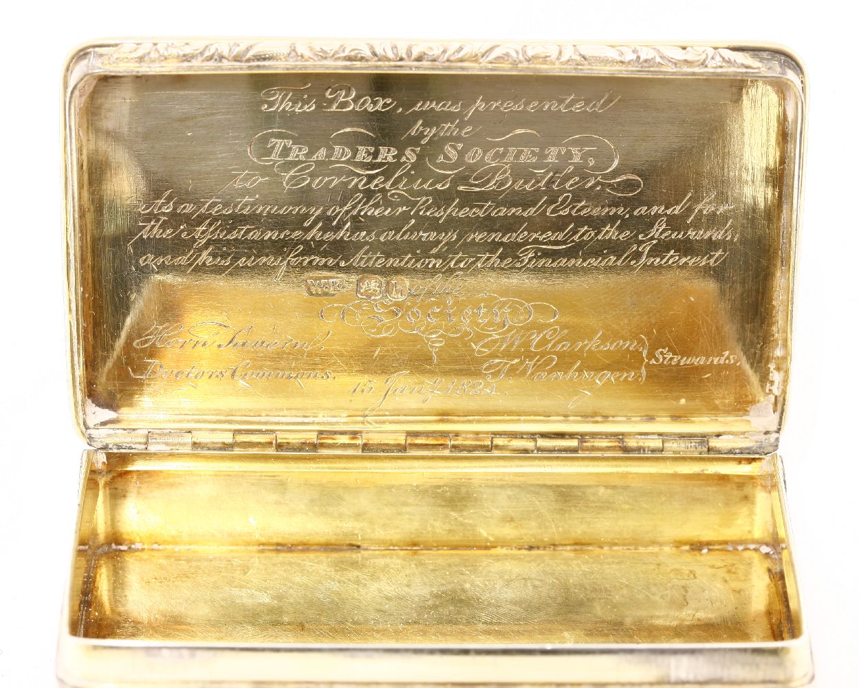 A George IV silver and gold-edged snuff box,William Ellerby, London 1823,of rectangular form with - Bild 2 aus 3