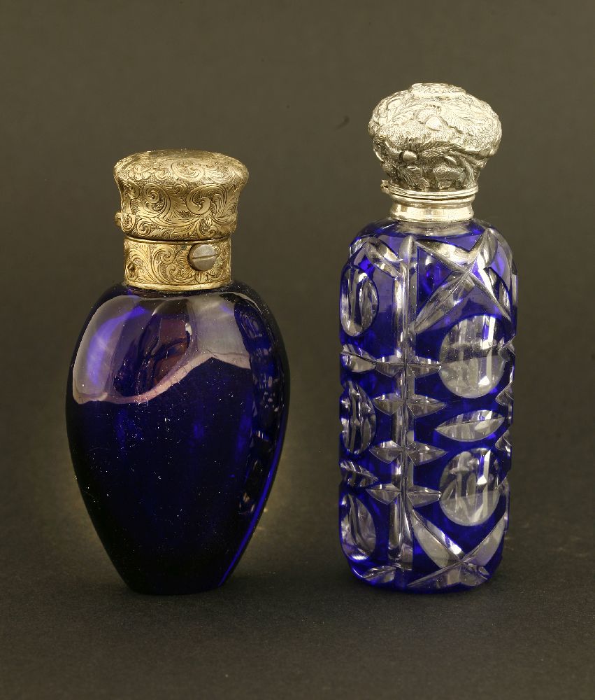 A Victorian cased blue glass scent bottle,of teardrop shape with an engraved gilt metal hinged - Image 2 of 2