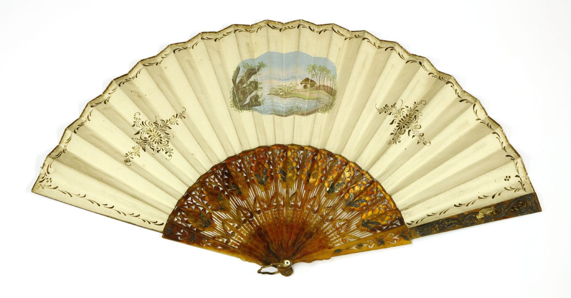 Two painted paper fans,19th century, one painted with girls in a courtyard, with mother-of-pearl - Bild 2 aus 4