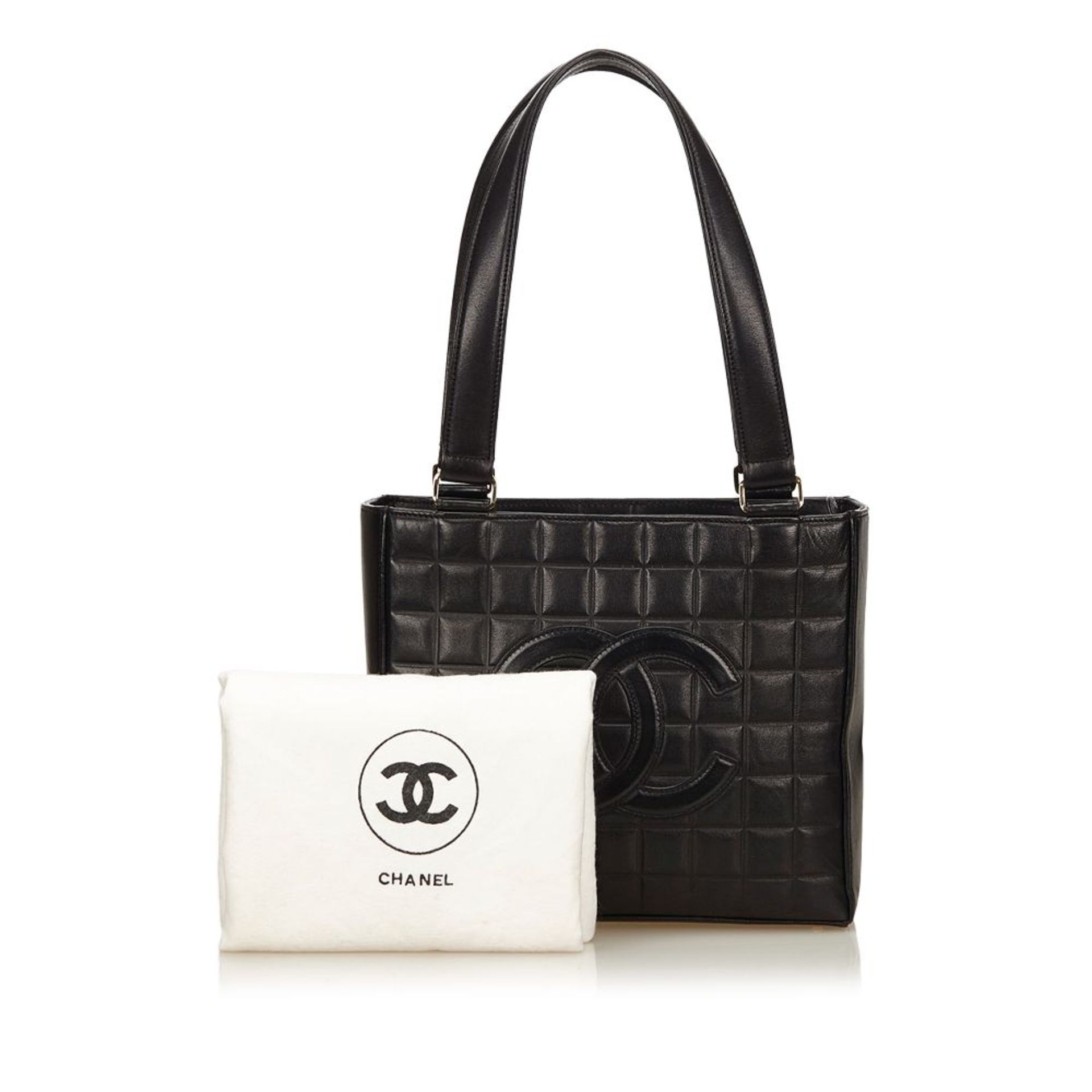 A Chanel 'Choco Bar' leather shoulder bag,with a leather body, a flat leather strap, an open top, - Image 4 of 4