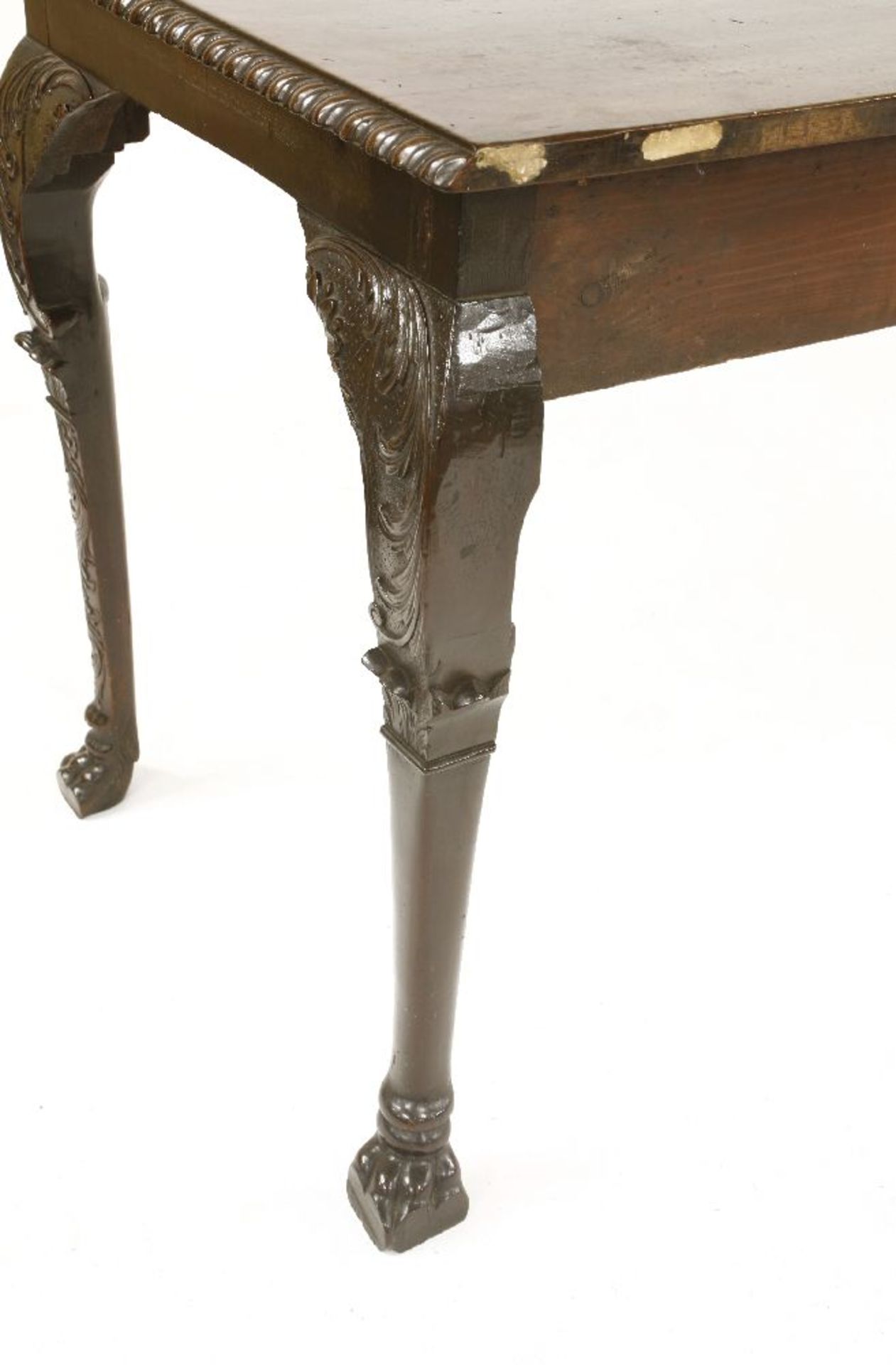 A George II Irish mahogany serving table,the plain rectangular top with a gadrooned edge above a - Bild 6 aus 6