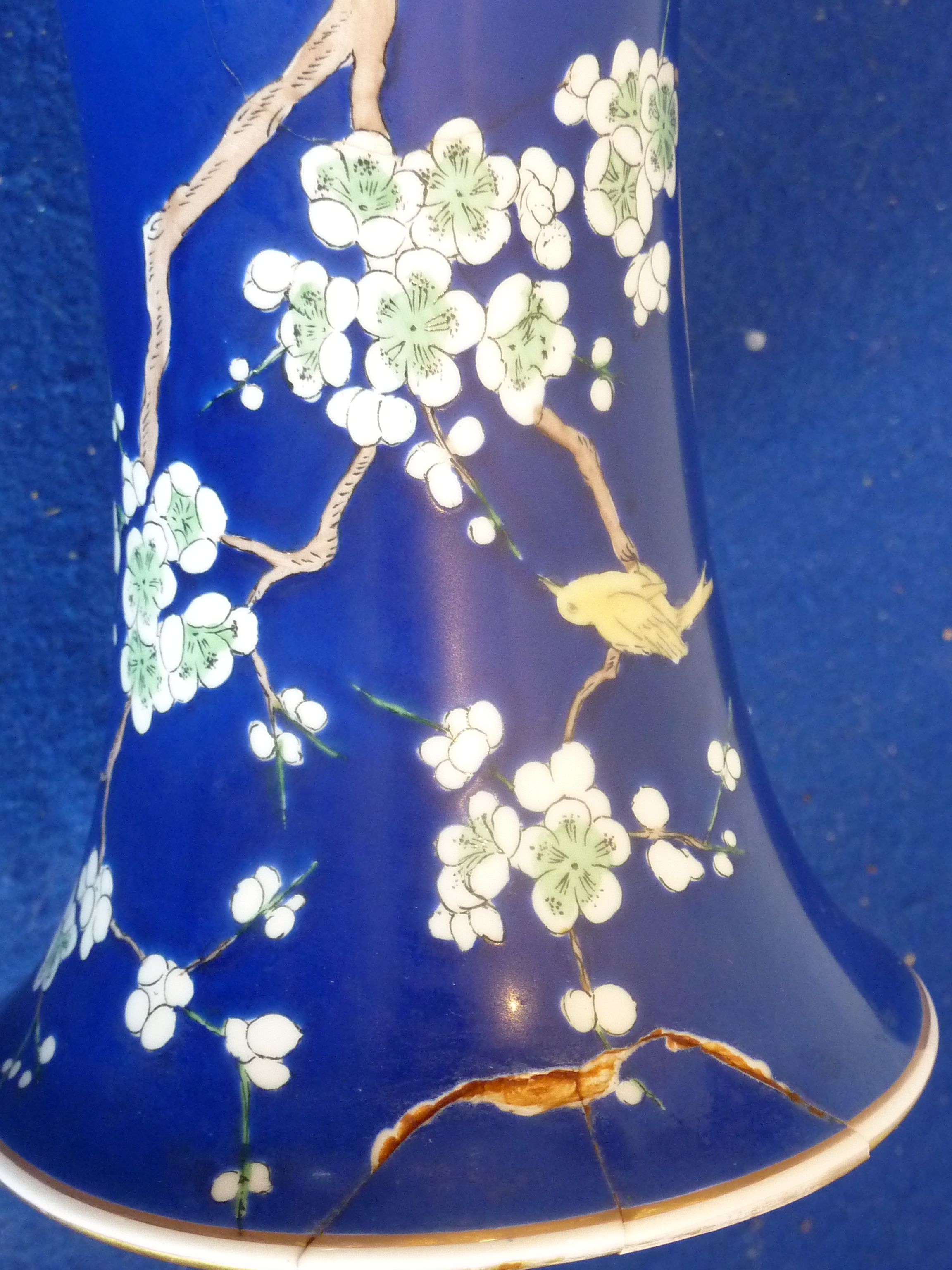 A 19th century Chinese porcelain Vase hand-decorated in underglaze blue and white with flowers and - Image 6 of 7