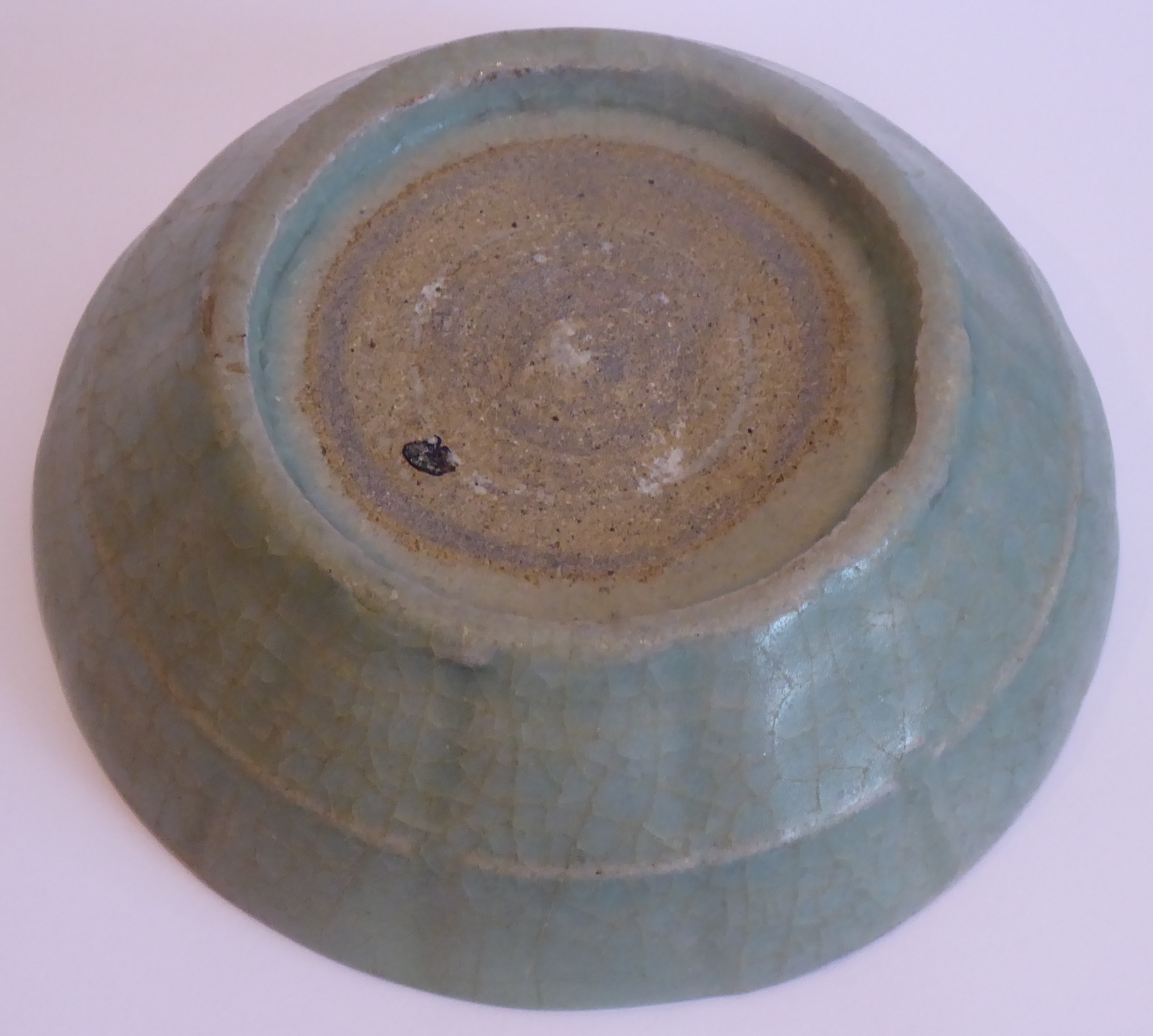 A Chinese Song/Yuan Dynasty celadon glaze brush washer of flower head shape, (restored), - Image 6 of 6