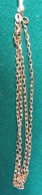 A marked 9ct gold curb chain with metal clasp, weight 4.8g