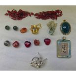 CULTURED PEARL SET BROOCH & BEADED NECKLACE ETC