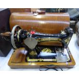 SINGER SEWING MACHINE IN CARRY CASE