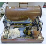 SINGER SEWING MACHINE IN CARRY CASE