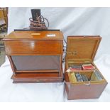 VERASCOPE AUTOMATIC INVERSEUR BY RICHARD WITH A SELECTION OF GLASS SLIDES IN FITTED BOX -2-