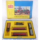 HORNBY DUBLO (2-RAIL) SET 2009 0-6-0 TANK PASSENGER TRAIN B.R. (BLACK LOCOMOTIVE) BOXED.