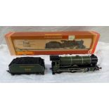 HORNBY R817 00 GAUGE 4-4-0 SOUTHERN GREEN SCHOOLS CLASS 'ETON' 900 STEAM LOCOMOTIVE AND TENDER.