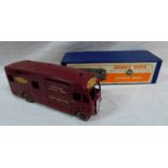 DINKY TOYS 581 - HORSE BOX.