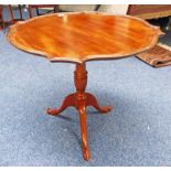 20TH CENTURY MAHOGANY TABLE WITH SHAPED TOP ON CENTRE COLUMN