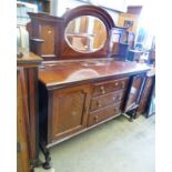 EARLY 20TH CENTURY MAHOGANY MIRROR BACK SIDEBOARD ON TURNED SUPPORTS