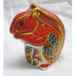 ROYAL CROWN DERBY IMARI PAPERWEIGHT - SQUIRREL WITH GOLD STOPPER