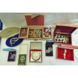LARGE SELECTION OF VARIOUS COSTUME JEWELLERY, ETC INCLUDING LUCKENBOOTH & VARIOUS OTHER BROOCHES,