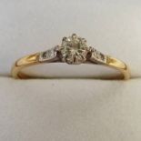 DIAMOND SOLITAIRE RING MARKED 18CT & PLAT Condition Report: ring size v, si clarity.