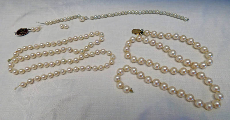 VARIOUS CULTURED PEARL NECKLACES NEEDING RESTRUNG