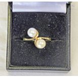 CULTURED PEARL 2 - STONE RING IN CROSSOVER SETTING MARKED 585