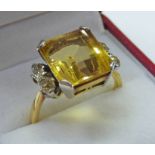 18CT GOLD CITRINE & DIAMOND SET RING,