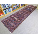 FINE PERSIAN HANDMADE BAKHITIARI RUNNER 400 X 105 CM