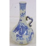 BLUE & WHITE CHINESE PORCELAIN JUG WITH DRAGON DECORATION 22 CMS