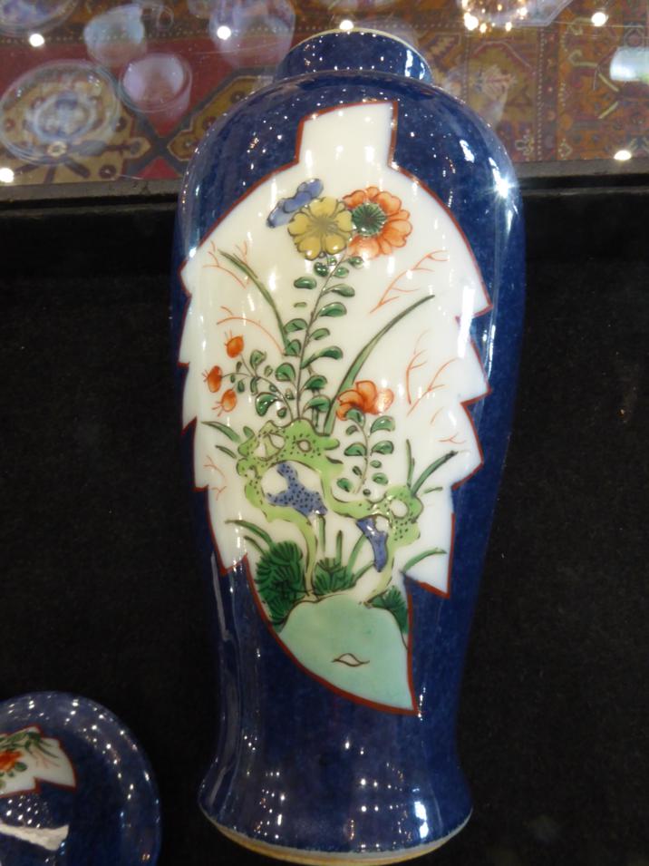 A Chinese Porcelain Baluster Vase and Cover, Qing Dynasty, painted in famille verte enamels with - Image 4 of 5