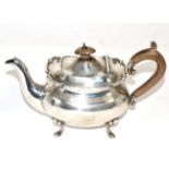 A Walker & Hall, Sheffield silver tea pot