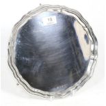A shaped circular silver salver, Viners, Sheffield 1933, 25cm diameter, 17.9ozt