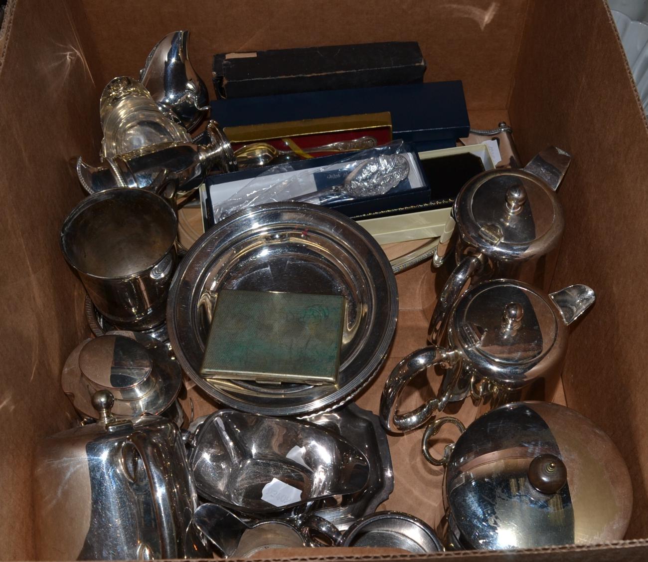 A large quantity of silver plate including flatware and hollow ware - Image 2 of 3