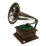 Victor Talking Machine Co. Gramophone type V10 II no.3428A with tin horn, HMV sound box and