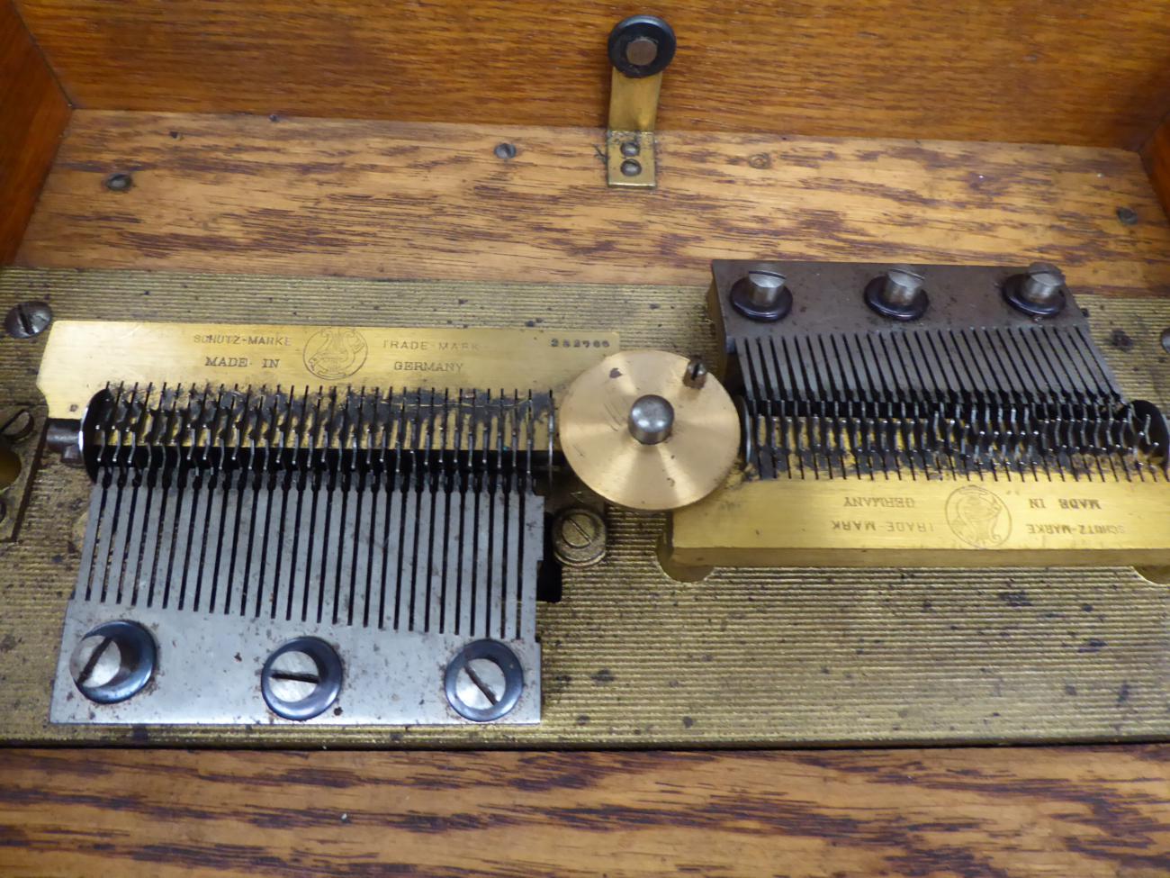 Symphonium Disc Music Box playing 8 1/4'' discs, with twin combs 'Schutz-Marke' numbered 262766, - Image 3 of 6