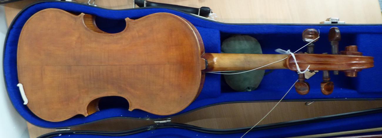 Violin 14'' two piece back, ebony fingerboard, has internal writing presumably written by a repairer - Image 4 of 17