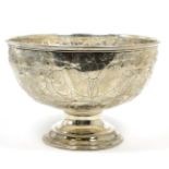 ~ An Arts & Crafts silver footed bowl, by William Devenport, Birmingham 1905, 20cm diameter, 14.