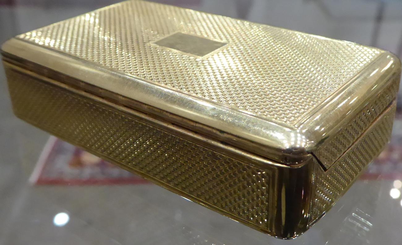 A George IV 18ct Gold Snuff Box, Charles Rawlings, London 1824, rectangular with rounded corners, - Image 6 of 10