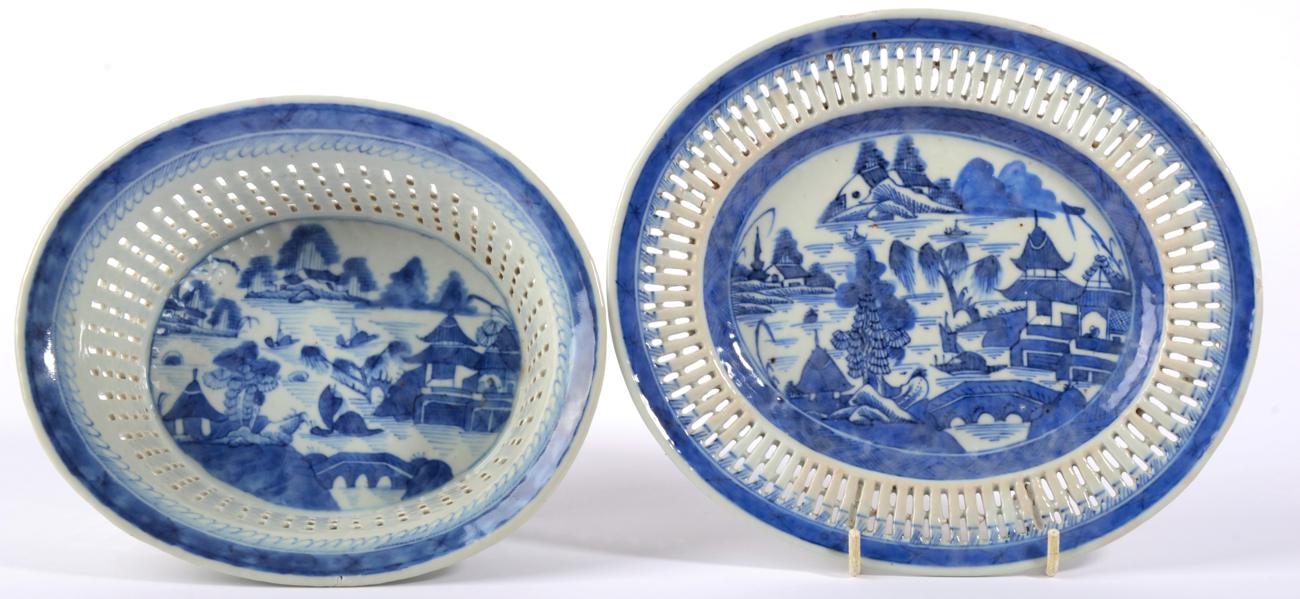 A Chinese Porcelain Oval Basket and Stand, Qianlong/Jiaqing, painted in underglaze blue with pagodas