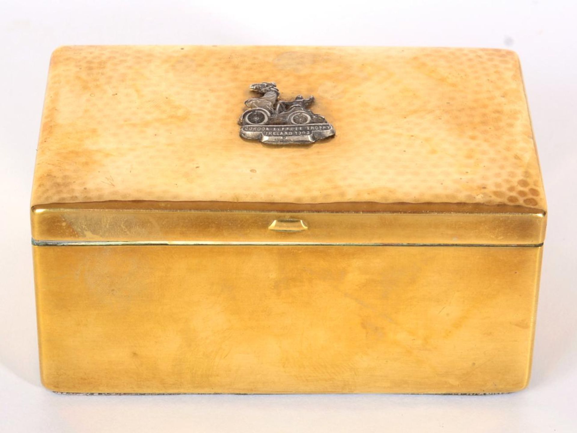 Gordon Bennett Trophy Race Ireland 1903: A Rare Brass Trinket Box, with hinged lid and velvet