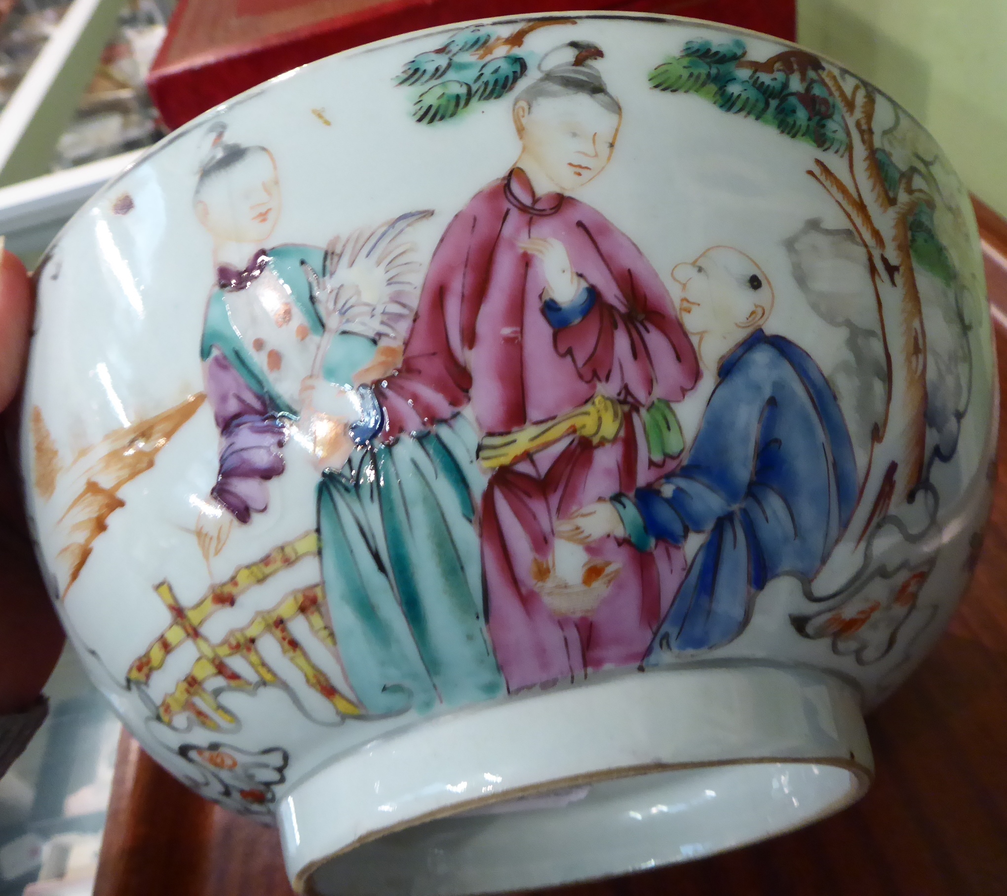 A group of Chinese porcelain to include a dragon and phoenix bowl; tea bowl and saucers ; together - Image 11 of 15