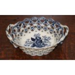 A Lowestoft Porcelain Oval Basket, circa 1780, printed in underglaze blue with the Pine Cone