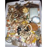 Collection of costume jewellery, brooches, necklaces etc