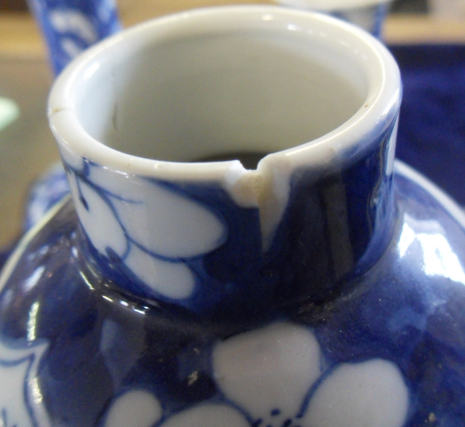 Seven various small Chinese blue and white vases (some A/F) - Image 8 of 10