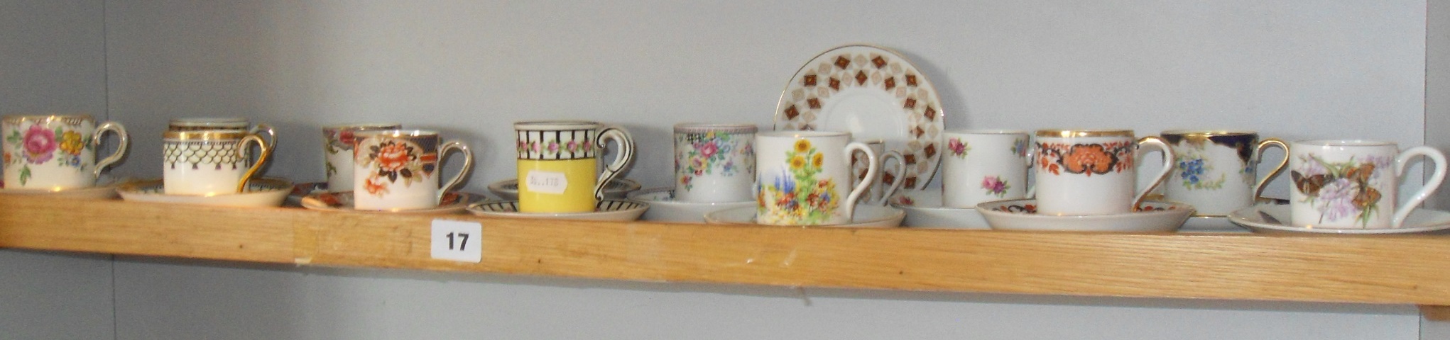 Collection of assorted bone china coffee cans & saucers (14)