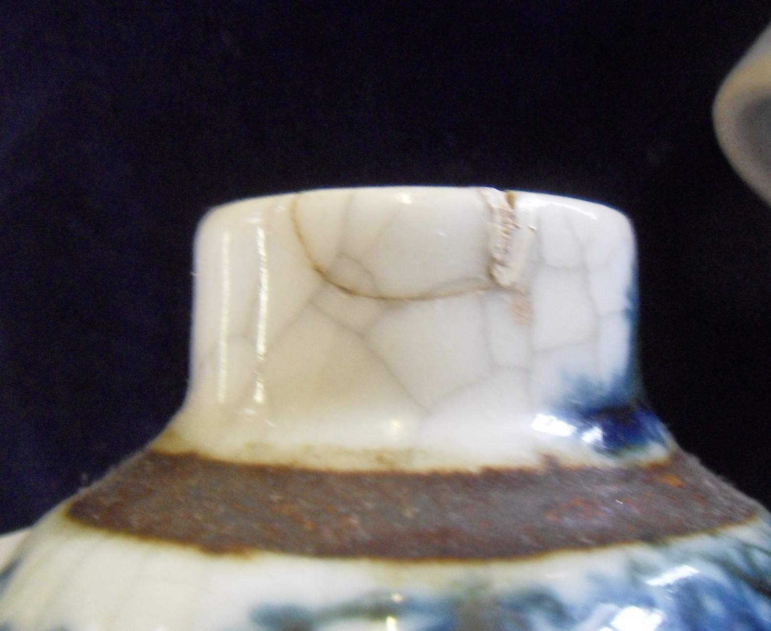 Seven various small Chinese blue and white vases (some A/F) - Image 7 of 10