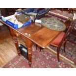 Victorian mahogany Pembroke table