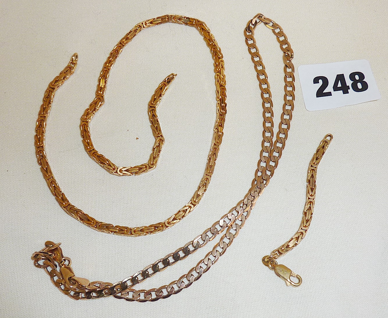 9ct gold necklaces (one A/F), approx 37g