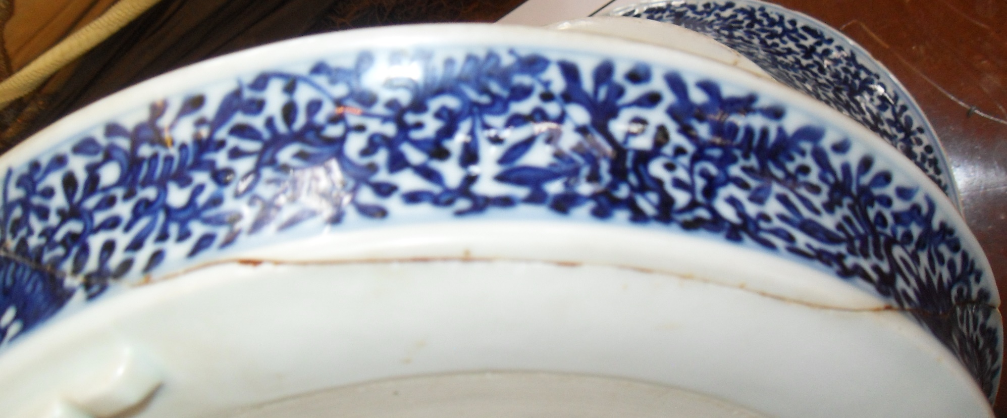 Chinese porcelain blue & white jardiniere and stand (A/F), 19th c., approx 16cm high - Image 6 of 8