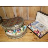 Early 20th c. American Folk Art painted wooden work box containing reels of thread together with