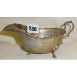 Silver sauce boat hallmarked for Birmingham 1913 and maker T. & J. Bragg Ltd, approx 3 troy oz