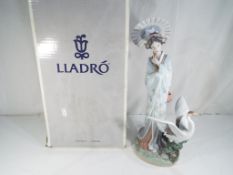 Lladro - A good quality Lladro figurine entitled 'Japanese Portrait' 8253 with original box,
