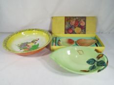 Carlton Ware - A good quality Carlton Ware lustre bowl decorated with fruit,